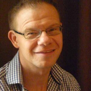 Dr James Barnes